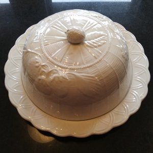 Ethan Allen Made in Italy covered dish strawberry knob handle